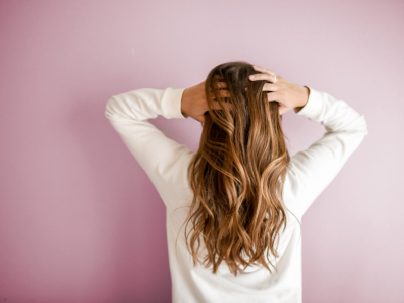 Jak kompleksowo pielęgnować włosy?